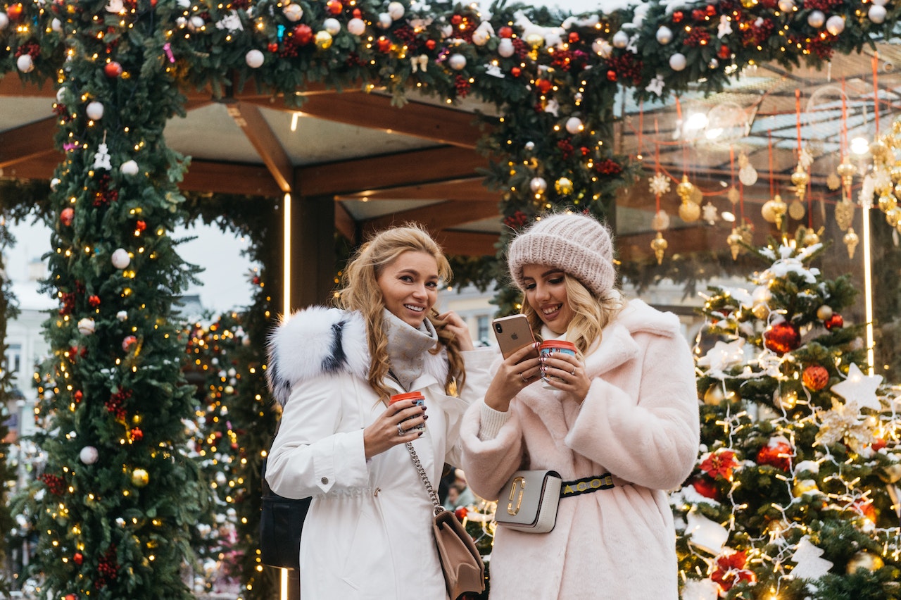 5 Quick Christmas Day Hairstyles